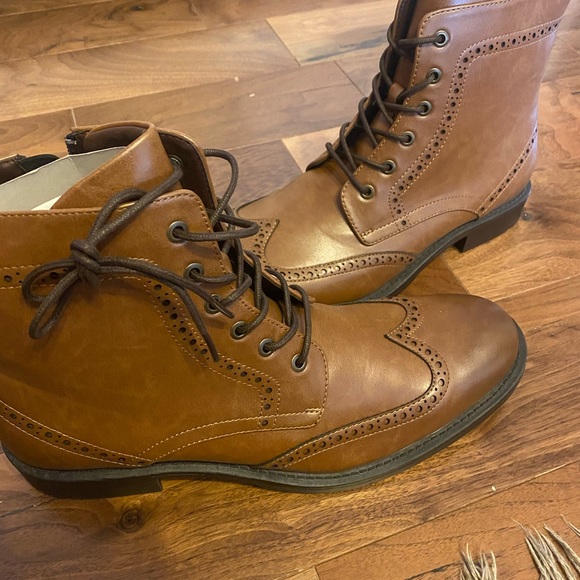 KENNETH COLE Brown Ankle Boots Blind-Sided Wing tip Faux Leather size11 - Picture 4 of 6